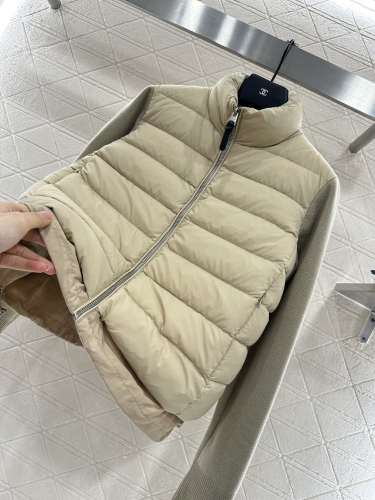 Куртка на пуху с трикотажными рукавами женская фото 7