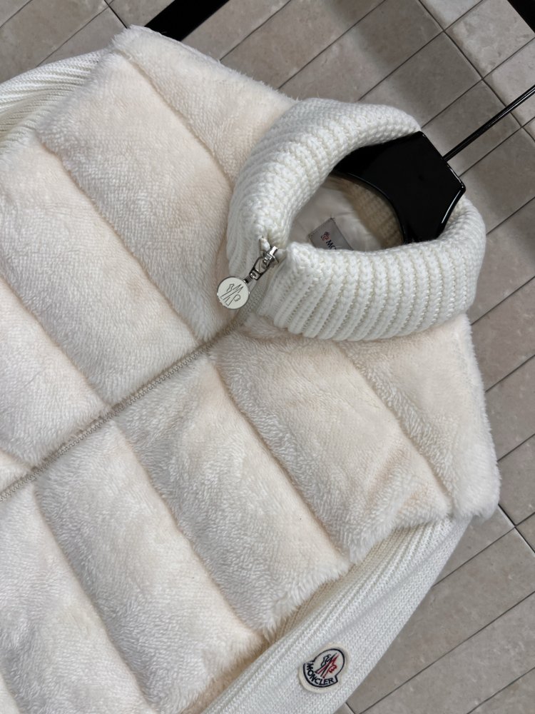 Куртка на пуху с вязаными рукавами фото 2