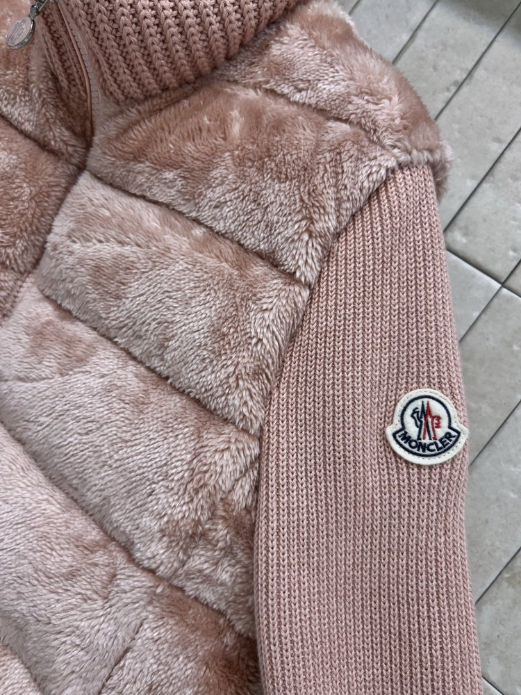 Куртка на пуху с вязаными рукавами фото 5