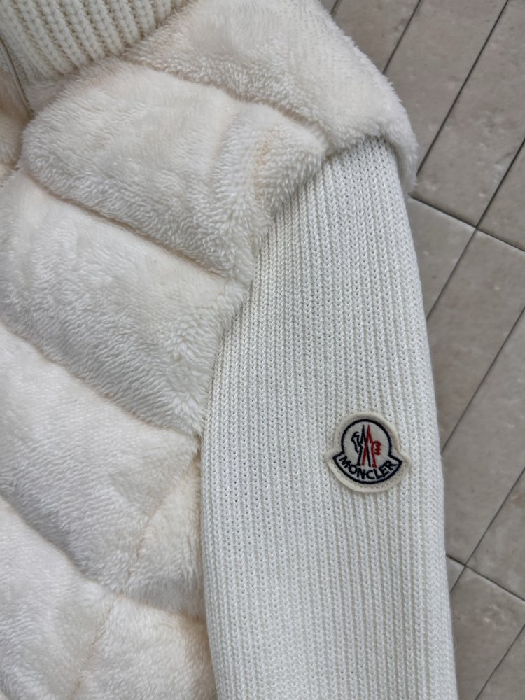 Куртка на пуху с вязаными рукавами фото 5