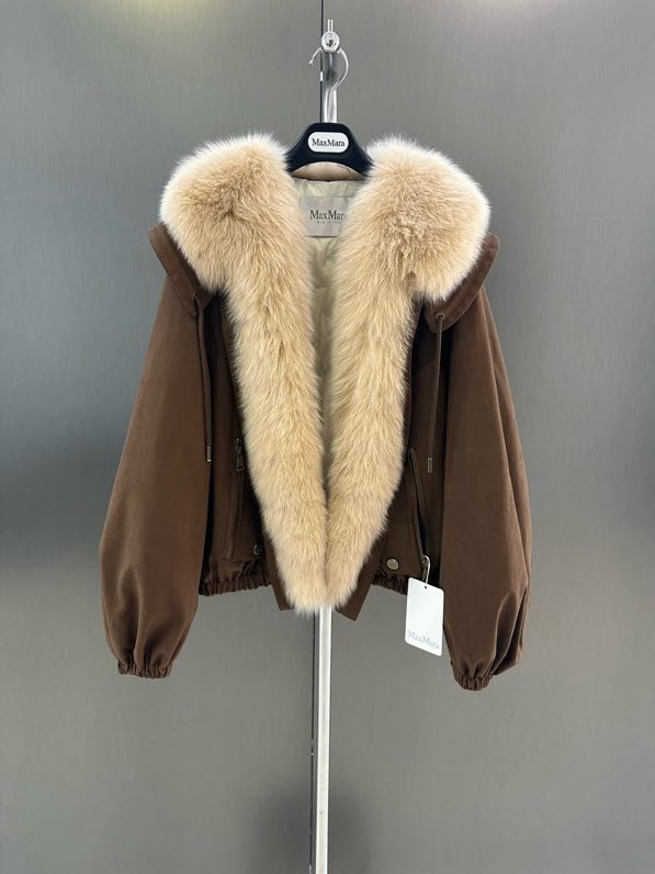 Куртка на пуху с воротником из лисьего меха