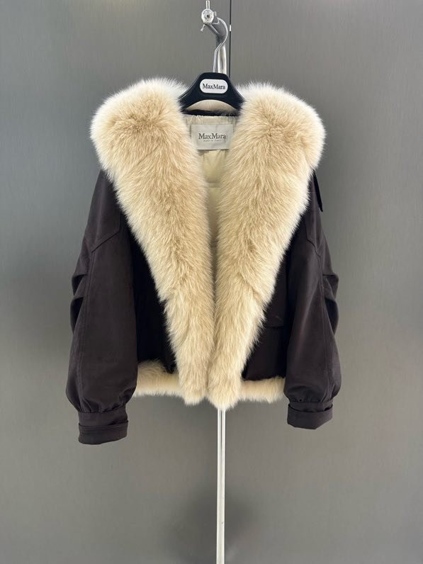 Куртка на пуху с воротником из лисьего меха