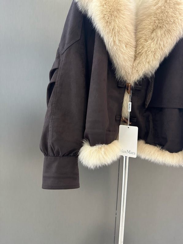 Куртка на пуху с воротником из лисьего меха фото 2