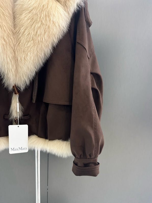 Куртка на пуху с воротником из лисьего меха фото 2