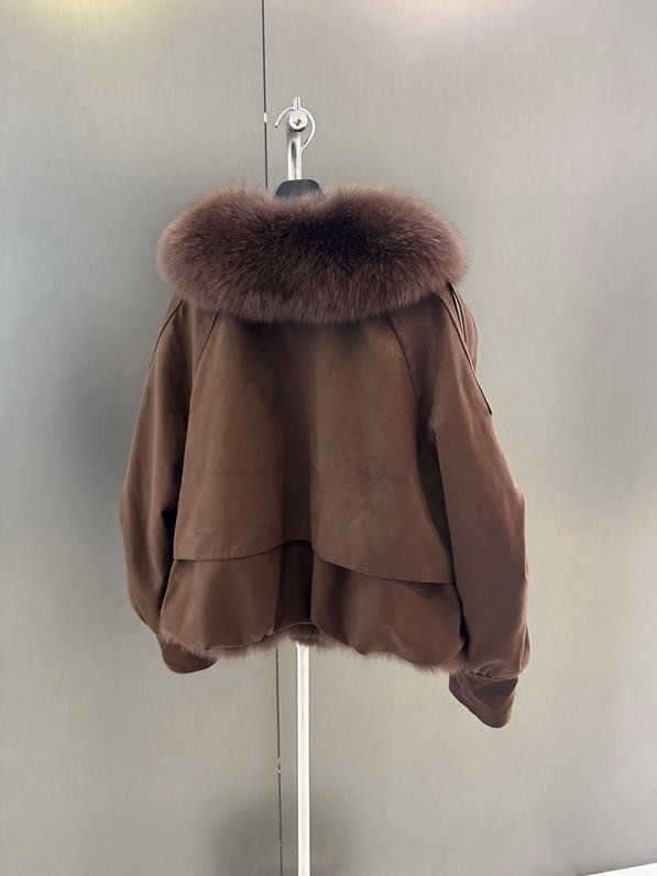 Куртка на пуху с воротником из лисьего меха фото 3