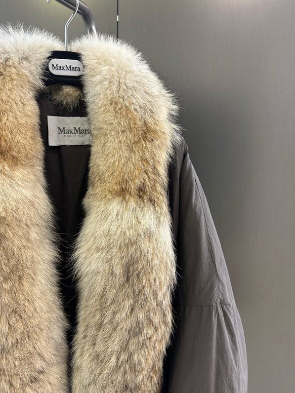 Куртка на пуху с воротником из лисьего меха фото 4