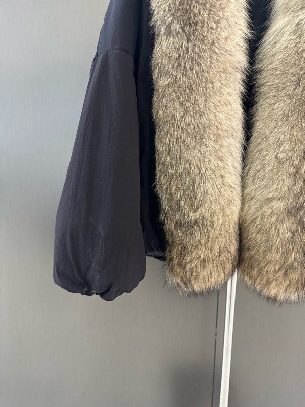 Куртка на пуху с воротником из лисьего меха фото 4