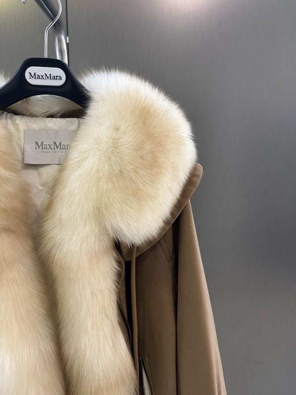 Куртка на пуху с воротником из лисьего меха фото 4