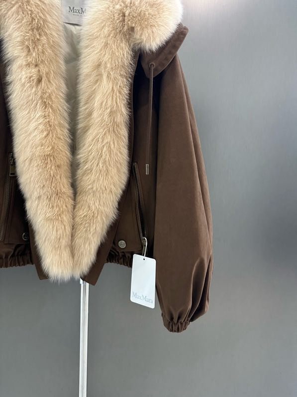 Куртка на пуху с воротником из лисьего меха фото 4