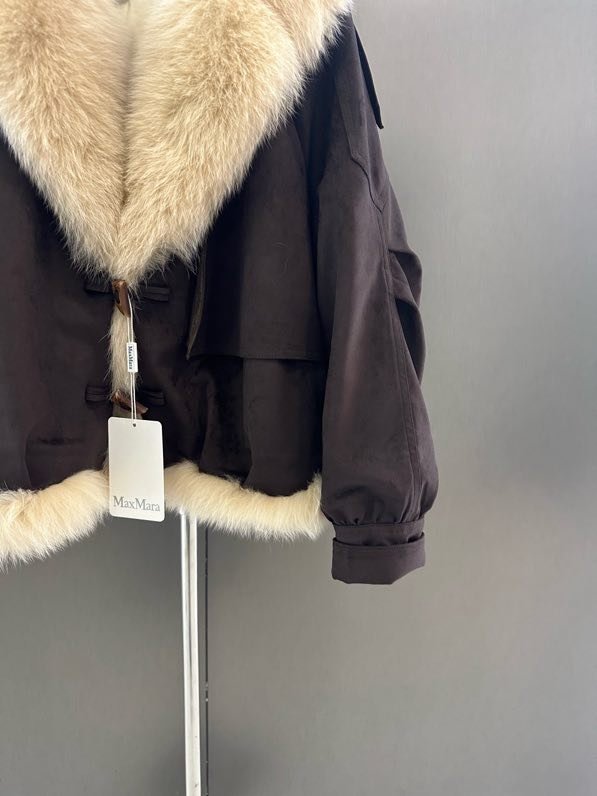 Куртка на пуху с воротником из лисьего меха фото 5