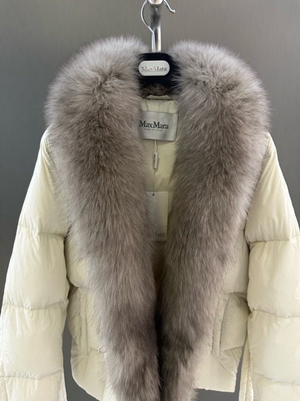 Куртка на пуху з коміром з лисячого хутра фото 6