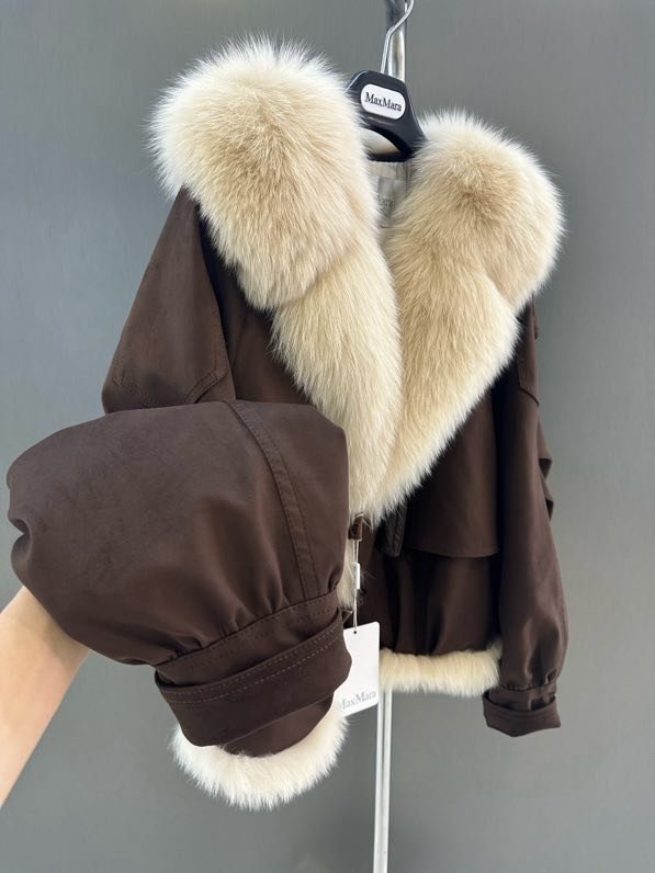 Куртка на пуху с воротником из лисьего меха фото 6