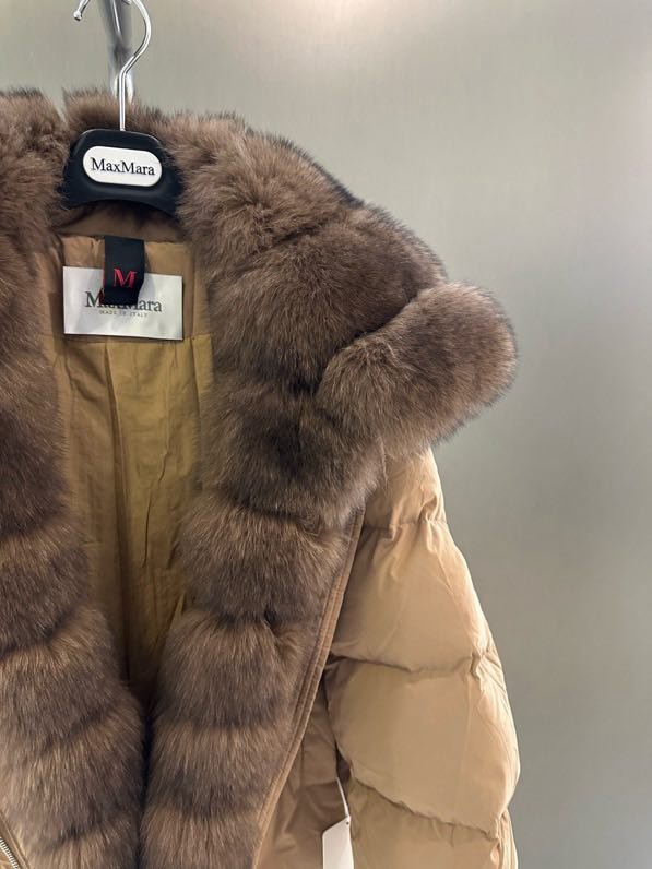 Куртка на пуху с воротником из лисьего меха фото 6