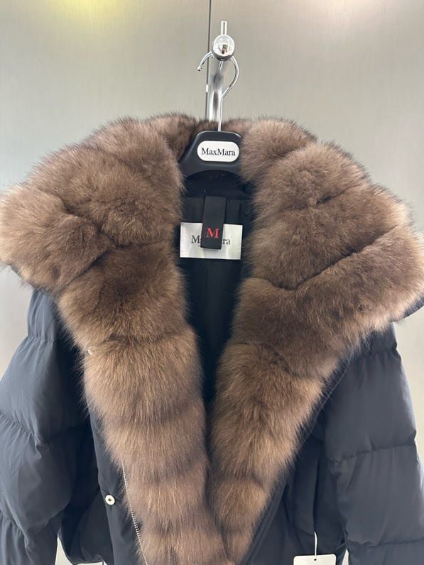 Куртка на пуху с воротником из лисьего меха фото 6