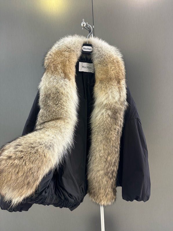 Куртка на пуху с воротником из лисьего меха фото 7