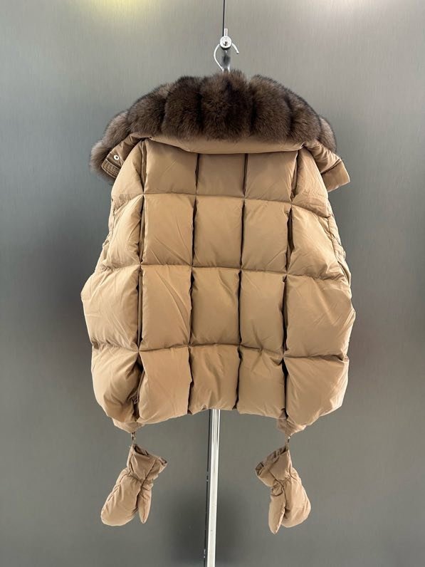 Куртка на пуху с воротником из лисьего меха фото 7