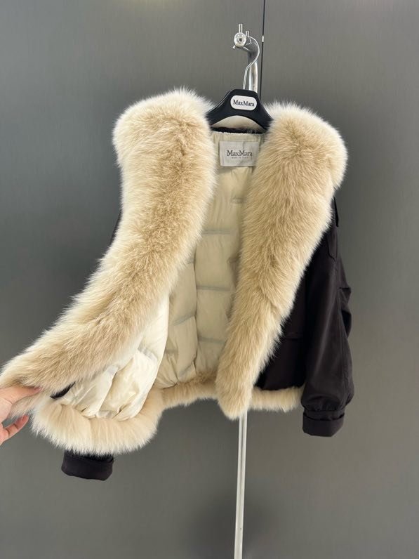 Куртка на пуху с воротником из лисьего меха фото 8