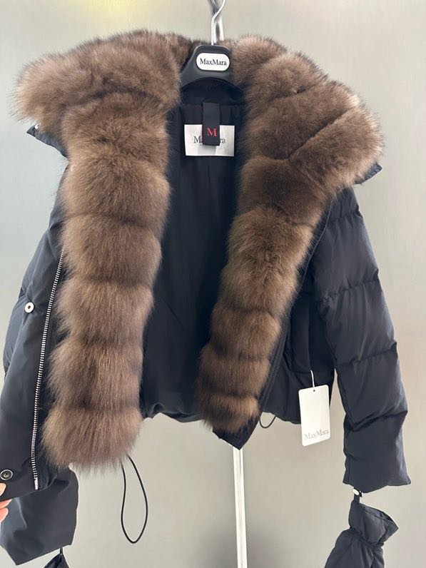 Куртка на пуху с воротником из лисьего меха фото 8