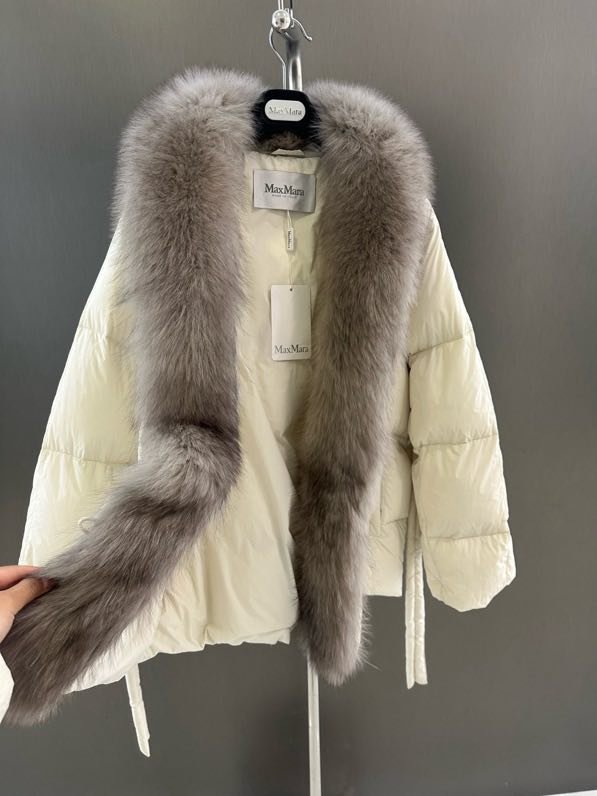 Куртка на пуху з коміром з лисячого хутра фото 9