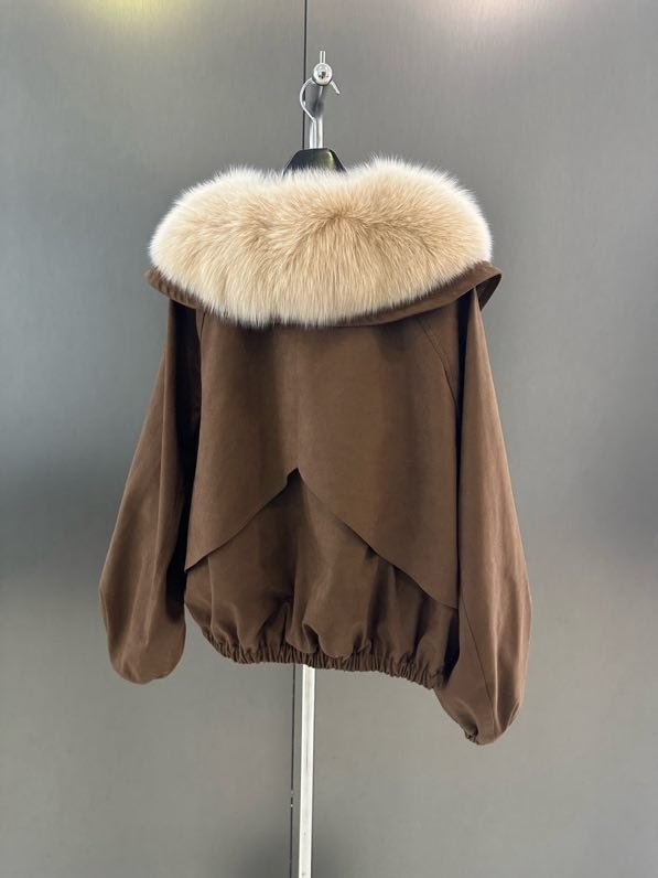 Куртка на пуху с воротником из лисьего меха фото 9