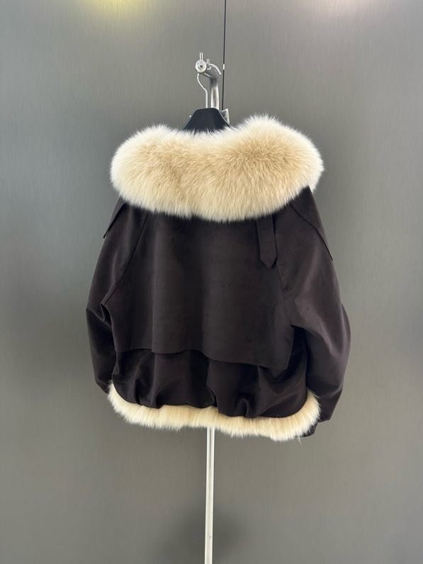 Куртка на пуху с воротником из лисьего меха фото 9