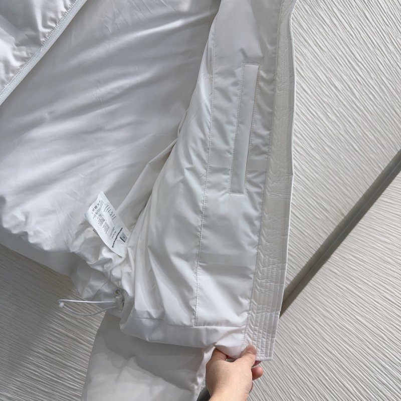 Куртка на пуху жіноча фото 7