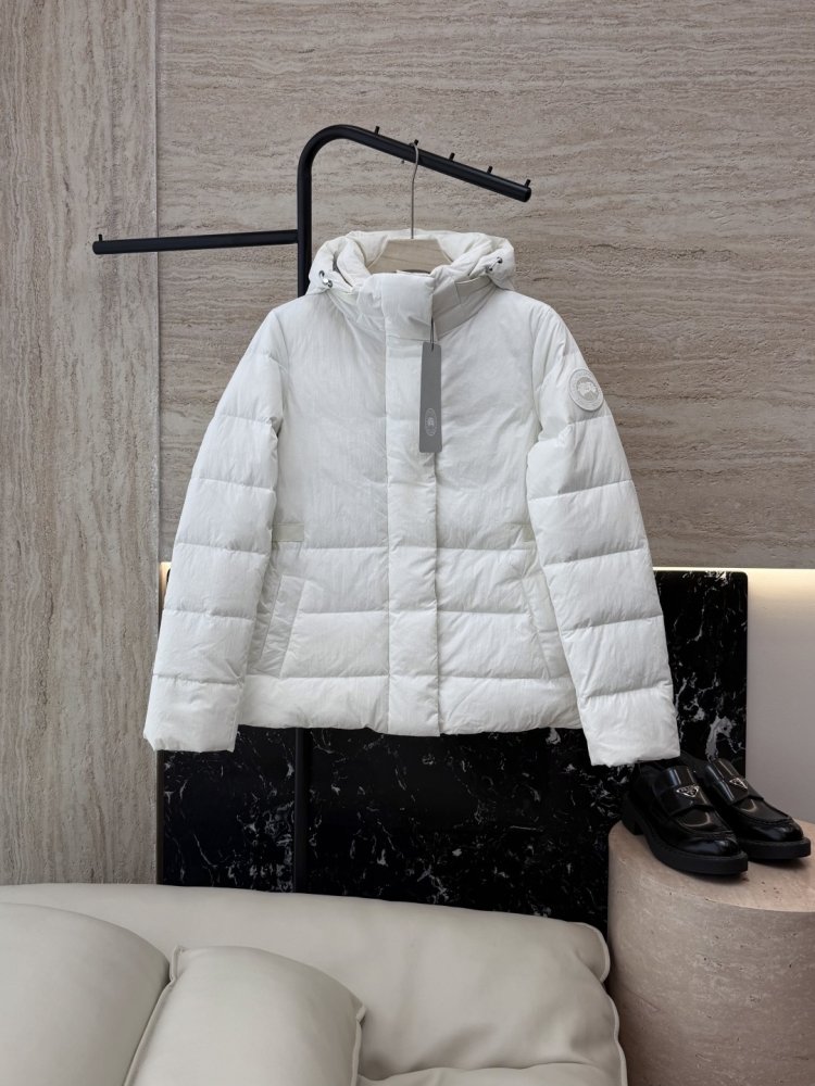 Куртка пуховик Canada Goose з довгими рукавами