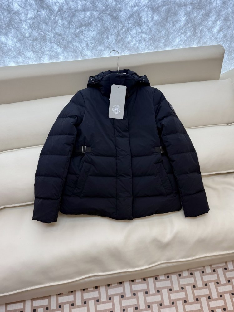 Jacket Down jacket Canada Goose from long sleeves фото 3