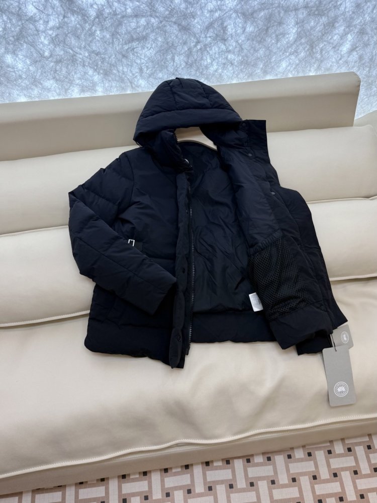 Jacket Down jacket Canada Goose from long sleeves фото 4