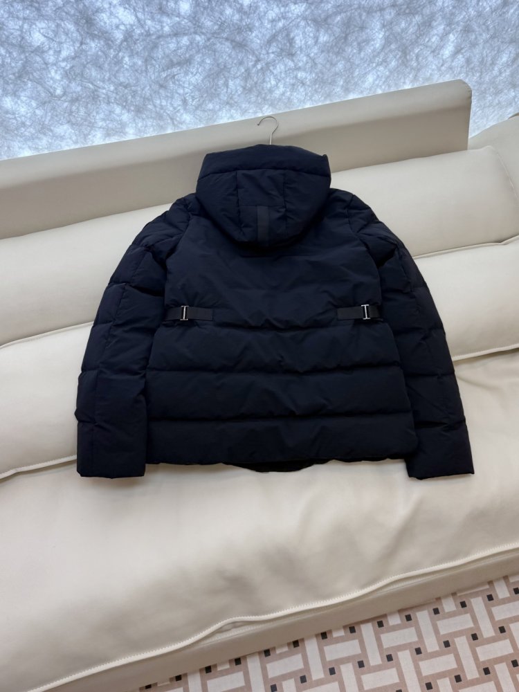 Jacket Down jacket Canada Goose from long sleeves фото 5