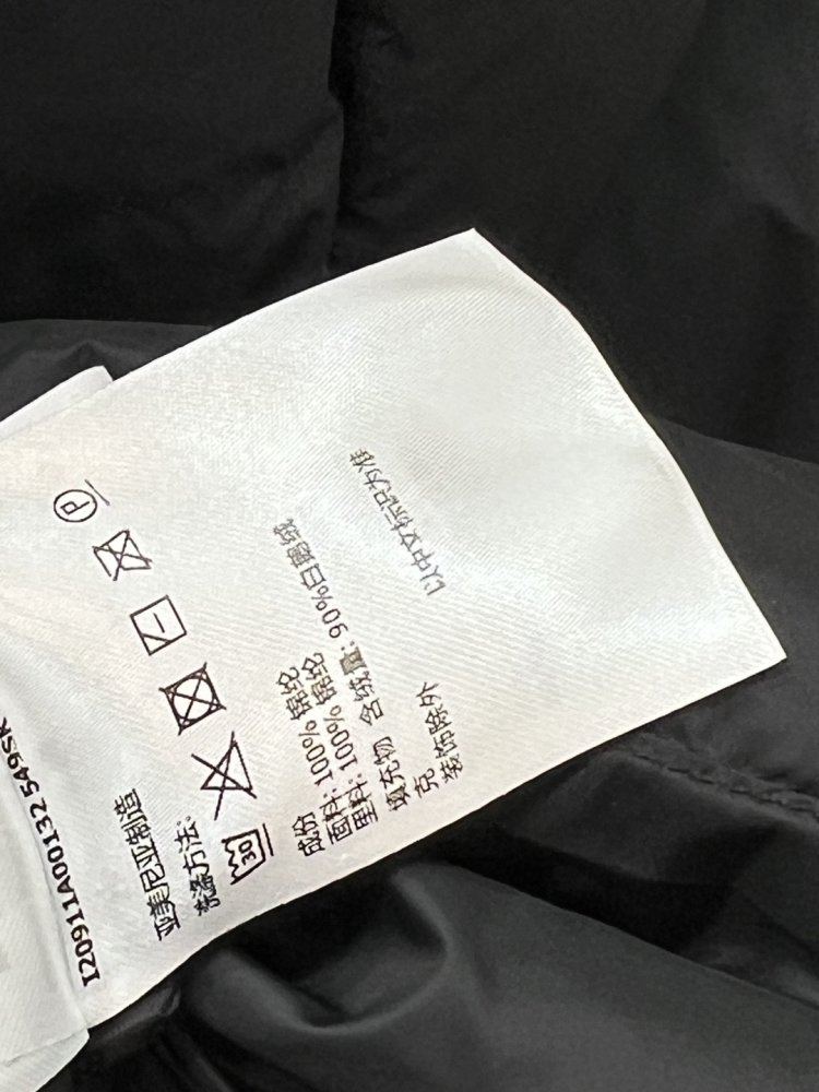 Куртка пуховик с капюшоном и меховым воротником фото 9