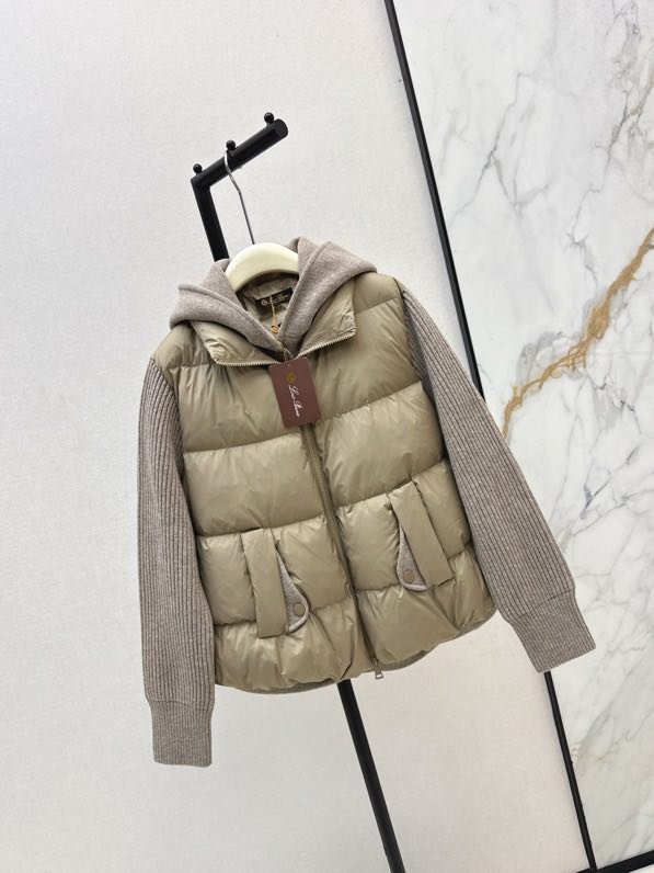 Куртка пуховик з капюшоном і вовняними рукавами фото 2