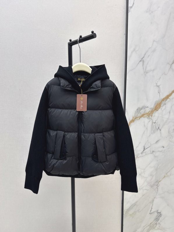 Куртка пуховик з капюшоном і вовняними рукавами фото 4