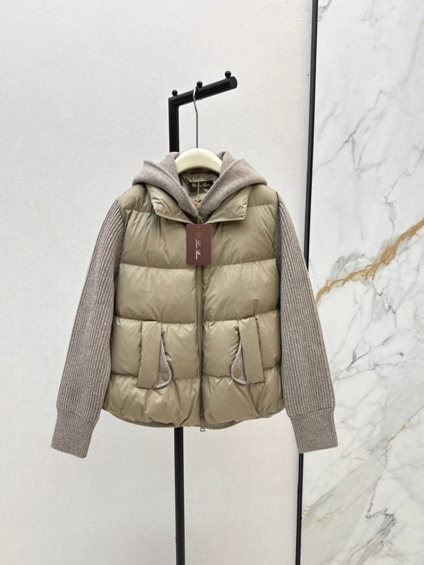 Куртка пуховик з капюшоном і вовняними рукавами фото 7