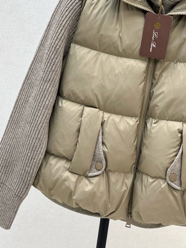 Куртка пуховик з капюшоном і вовняними рукавами фото 8