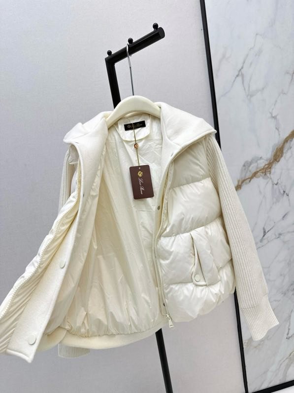 Куртка пуховик з капюшоном і вовняними рукавами фото 8