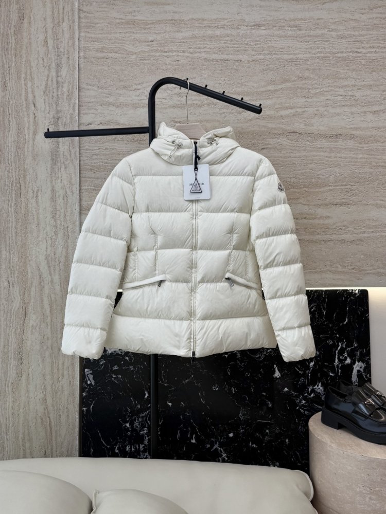 Куртка пуховик с капюшоном