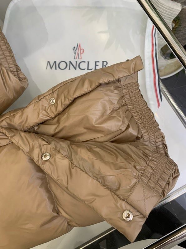 Куртка пуховик с капюшоном фото 2