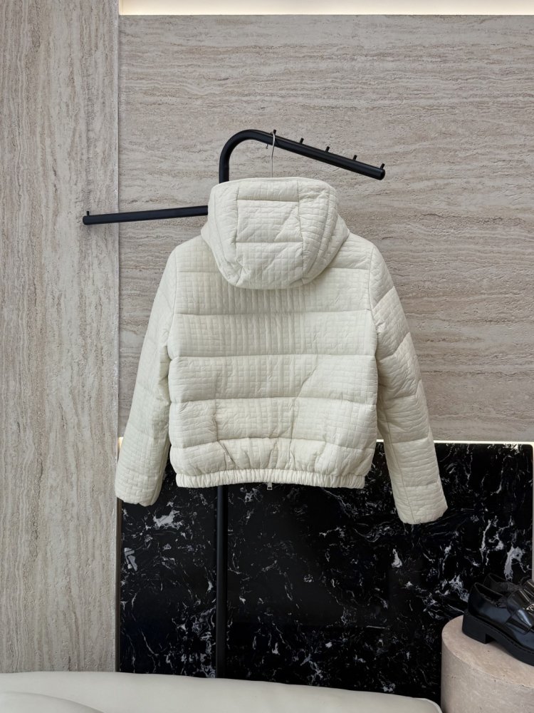 Куртка пуховик с капюшоном фото 2