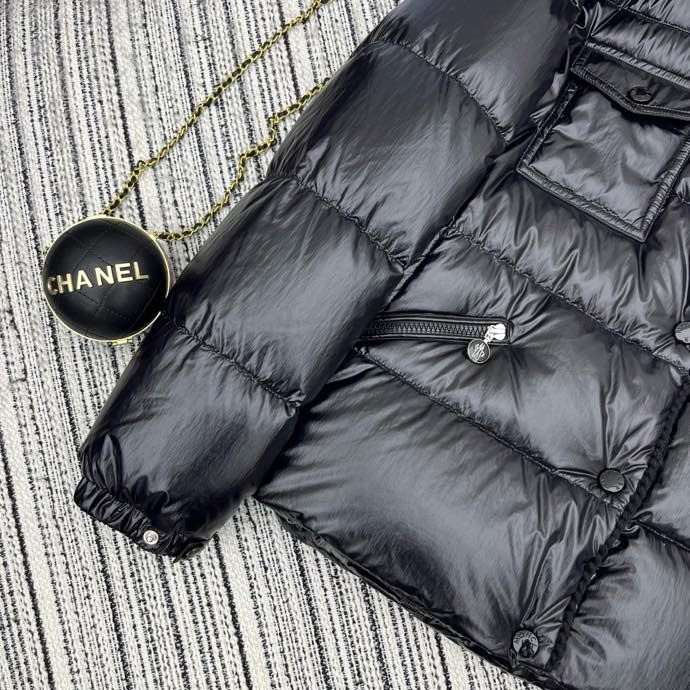 Куртка пуховик з капюшоном фото 3