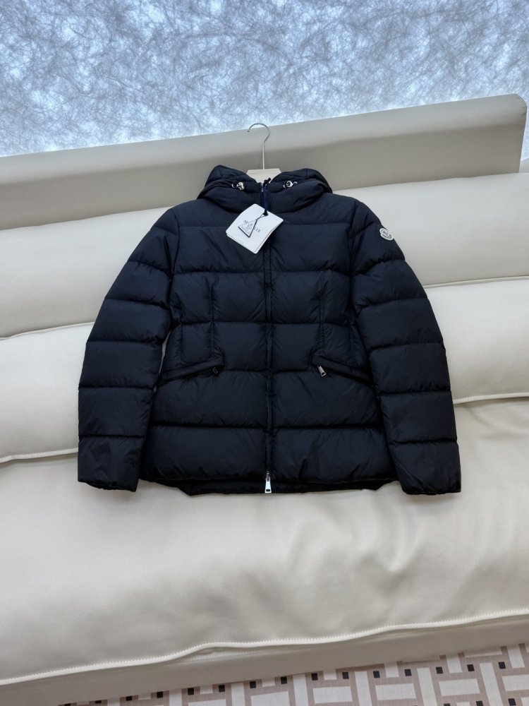 Куртка пуховик с капюшоном фото 3