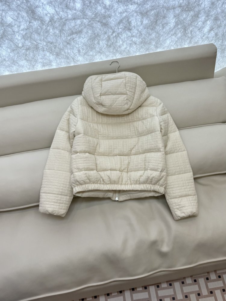 Куртка пуховик с капюшоном фото 6