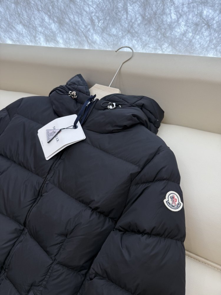 Куртка пуховик с капюшоном фото 6