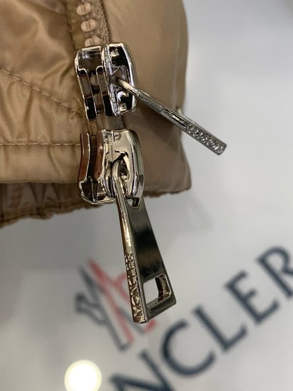 Куртка пуховик с капюшоном фото 7