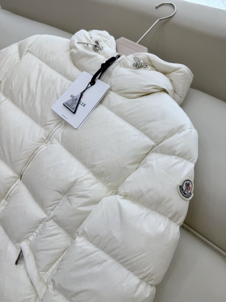 Куртка пуховик с капюшоном фото 7