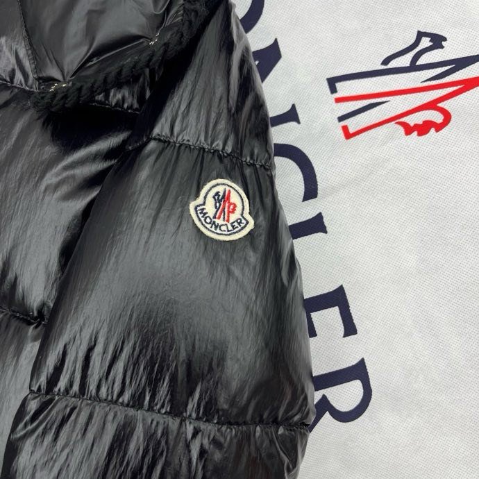 Куртка пуховик з капюшоном фото 8