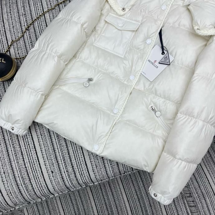 Куртка пуховик с капюшоном фото 8