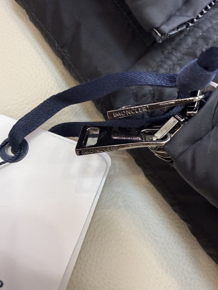 Куртка пуховик с капюшоном фото 8