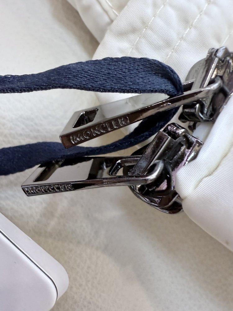 Куртка пуховик с капюшоном фото 8