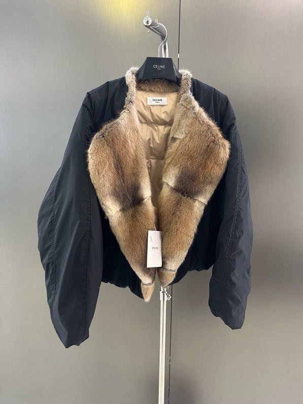 Куртка пуховик с воротником из норкового меха